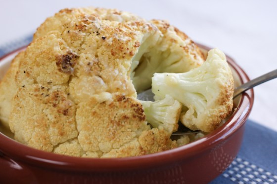 Couve-Flor inteira gratinada com queijo