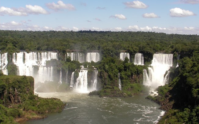 Cataratas do Iguaçu por terra, água e ar