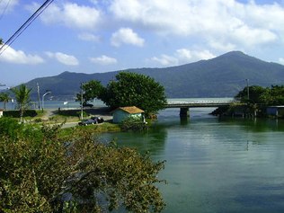 Lagoa da Conceição: natureza em meio à paisagem urbana